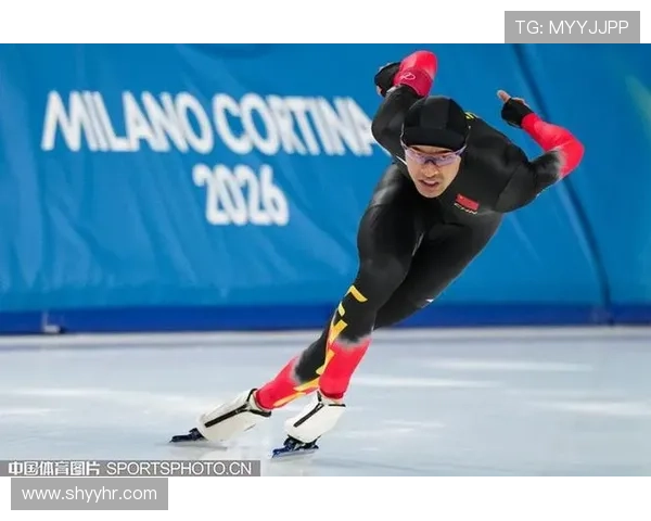 男团速滑夺铜举国旗荣耀时刻